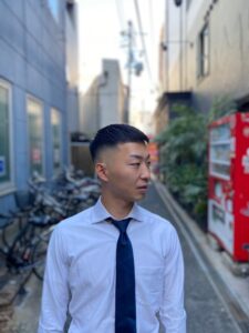 クロップスタイル　ビジネス　スーツに似合うスタイル　メンズ　バーバー　理容室　クフィアメンズヘアカンポ　天王寺　阿倍野　阿倍野橋　松崎町